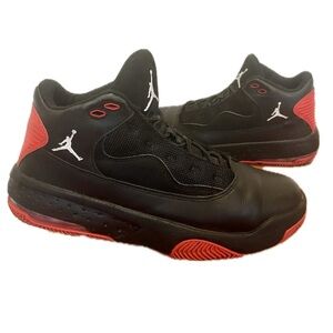 Jordan Max Aura 2 Mid Sneakers Black/Chile Red/White CK6636-060 Sz 7.5 Athletic